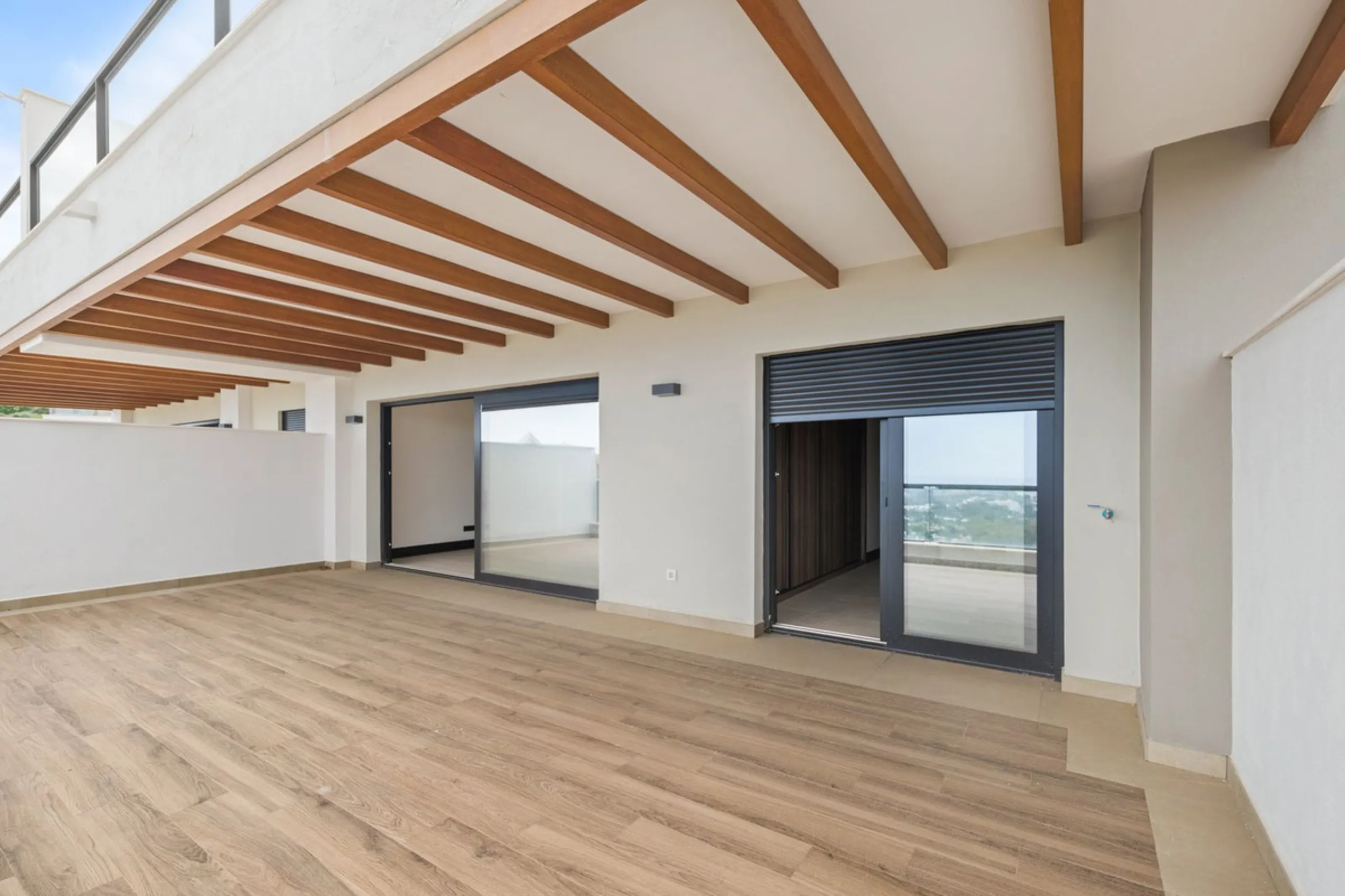 Apartment - Middle Floor Apartment в продаже в Marbella, Málaga. В доме 2 спален и 2 ванных комнат. Площадь дома 100 м²