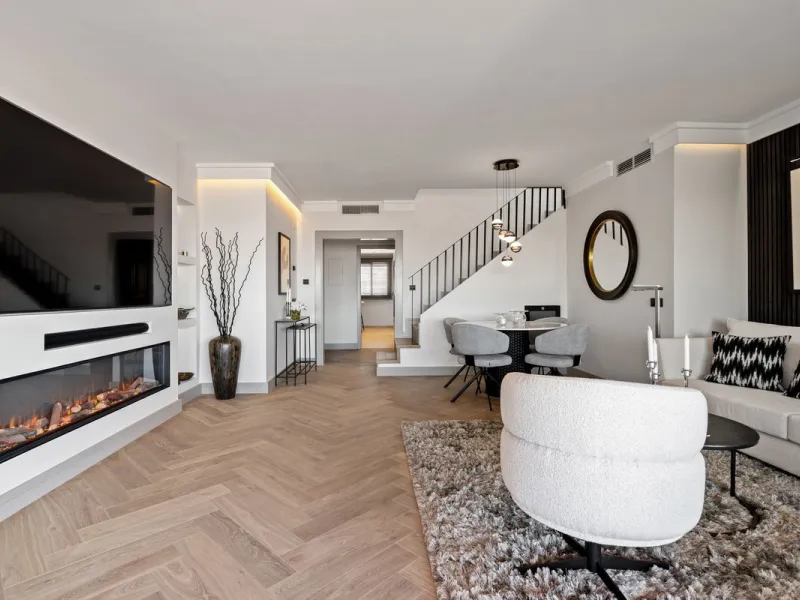 Apartment - Penthouse Duplex в продаже в Estepona, Málaga. В доме 3 спален и 2 ванных комнат. Площадь дома 156 м²