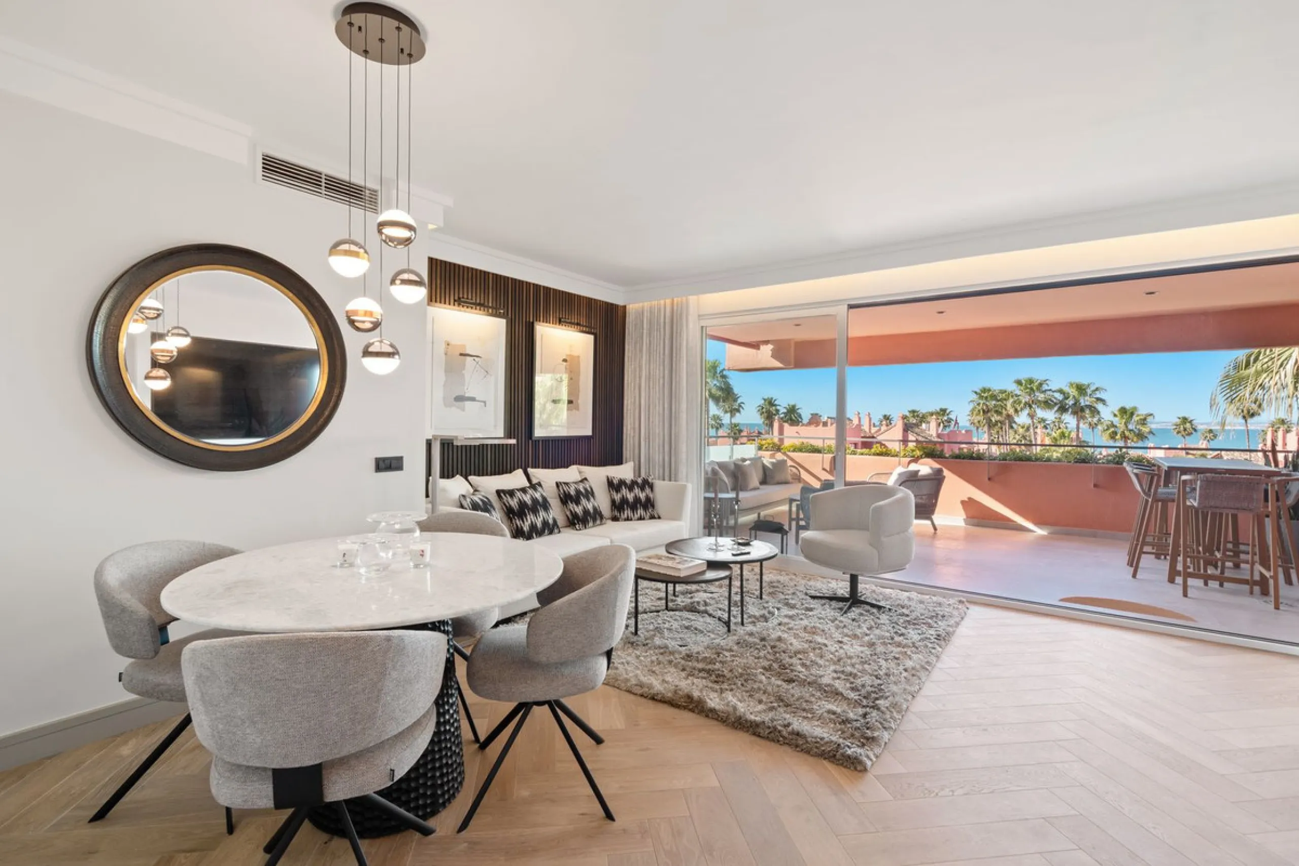 Apartment - Penthouse Duplex в продаже в Estepona, Málaga. В доме 3 спален и 2 ванных комнат. Площадь дома 156 м²