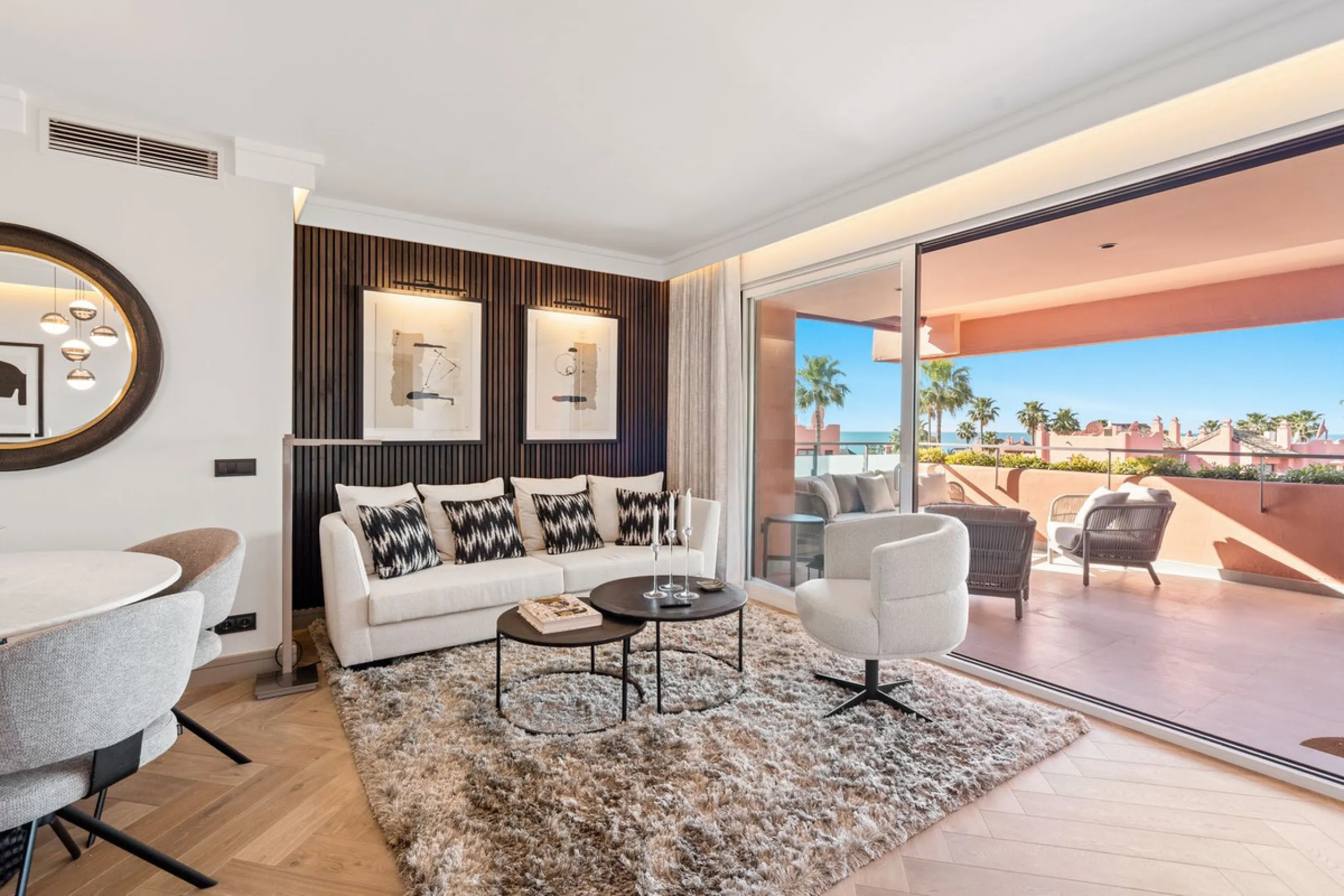 Apartment - Penthouse Duplex в продаже в Estepona, Málaga. В доме 3 спален и 2 ванных комнат. Площадь дома 156 м²