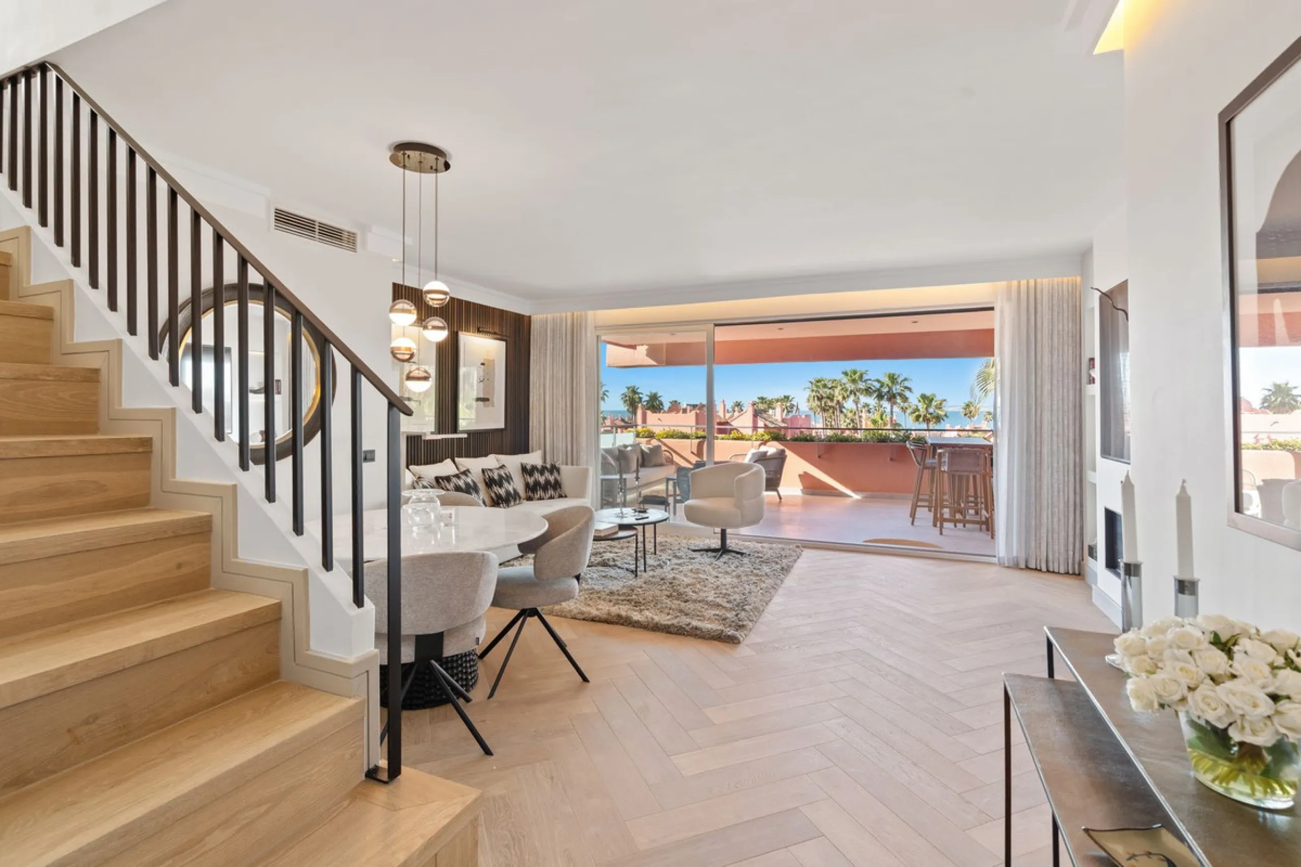 Apartment - Penthouse Duplex в продаже в Estepona, Málaga. В доме 3 спален и 2 ванных комнат. Площадь дома 156 м²