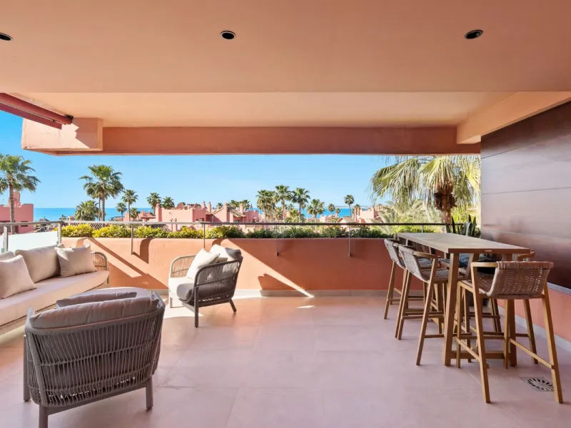 Apartment - Penthouse Duplex в продаже в Estepona, Málaga. В доме 3 спален и 2 ванных комнат. Площадь дома 156 м²