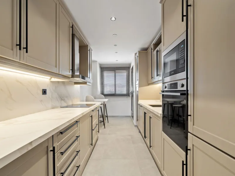 Apartment - Penthouse Duplex в продаже в Estepona, Málaga. В доме 3 спален и 2 ванных комнат. Площадь дома 156 м²