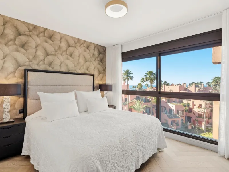 Apartment - Penthouse Duplex в продаже в Estepona, Málaga. В доме 3 спален и 2 ванных комнат. Площадь дома 156 м²