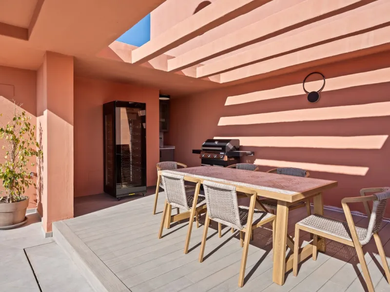 Apartment - Penthouse Duplex в продаже в Estepona, Málaga. В доме 3 спален и 2 ванных комнат. Площадь дома 156 м²