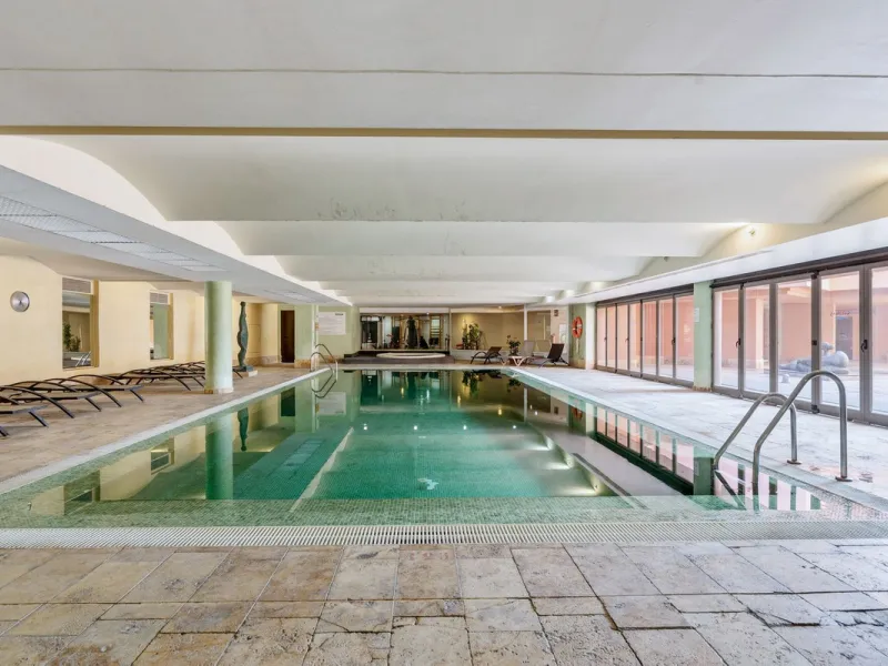 Apartment - Penthouse Duplex в продаже в Estepona, Málaga. В доме 3 спален и 2 ванных комнат. Площадь дома 156 м²
