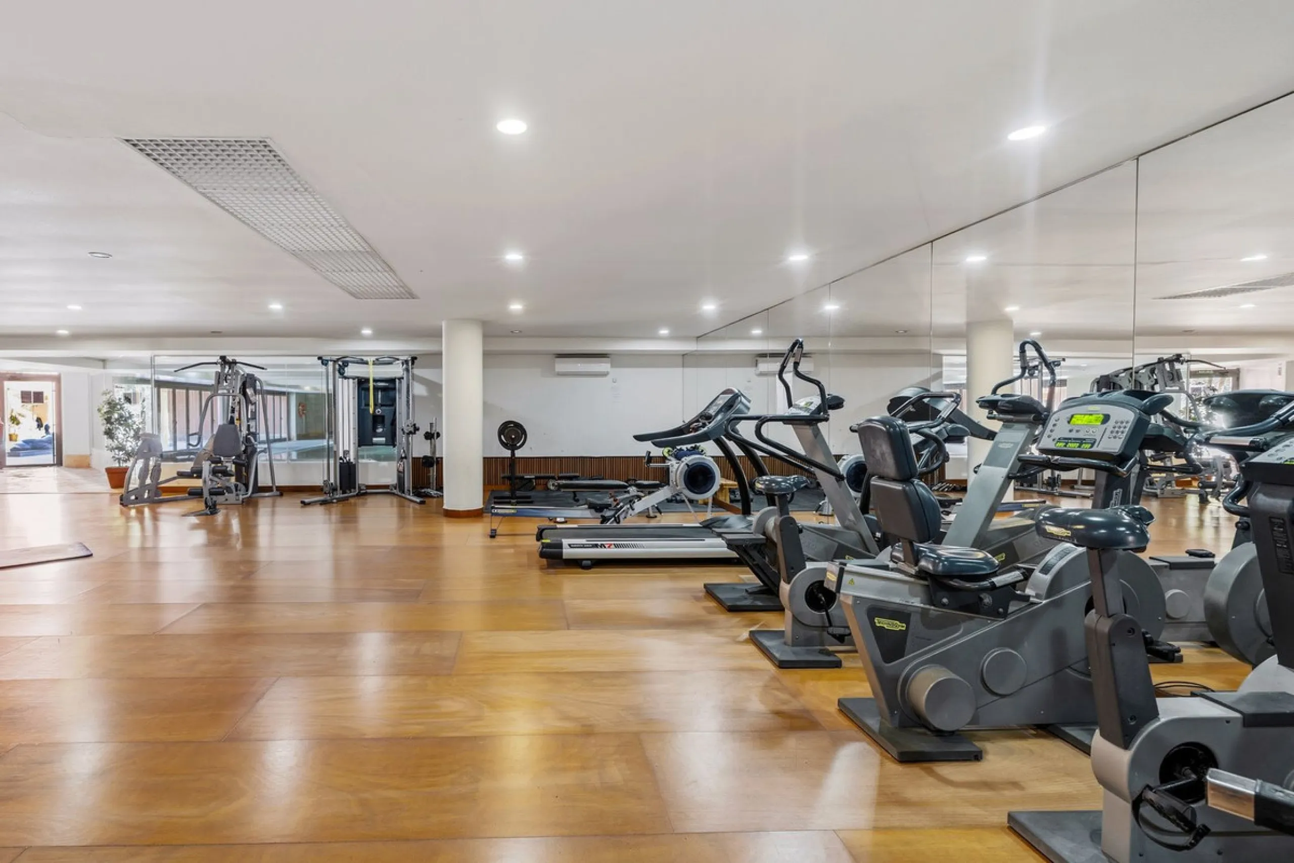 Apartment - Penthouse Duplex в продаже в Estepona, Málaga. В доме 3 спален и 2 ванных комнат. Площадь дома 156 м²