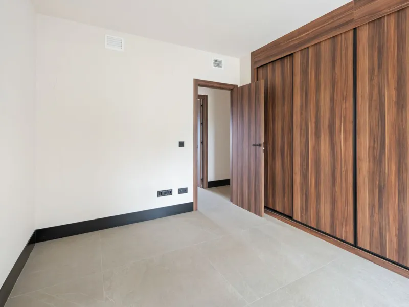 Apartment - Middle Floor Apartment в продаже в Marbella, Málaga. В доме 2 спален и 2 ванных комнат. Площадь дома 100 м²