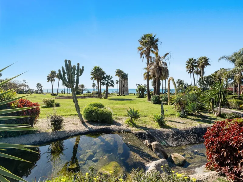 Apartment - Penthouse Duplex в продаже в Estepona, Málaga. В доме 3 спален и 2 ванных комнат. Площадь дома 156 м²