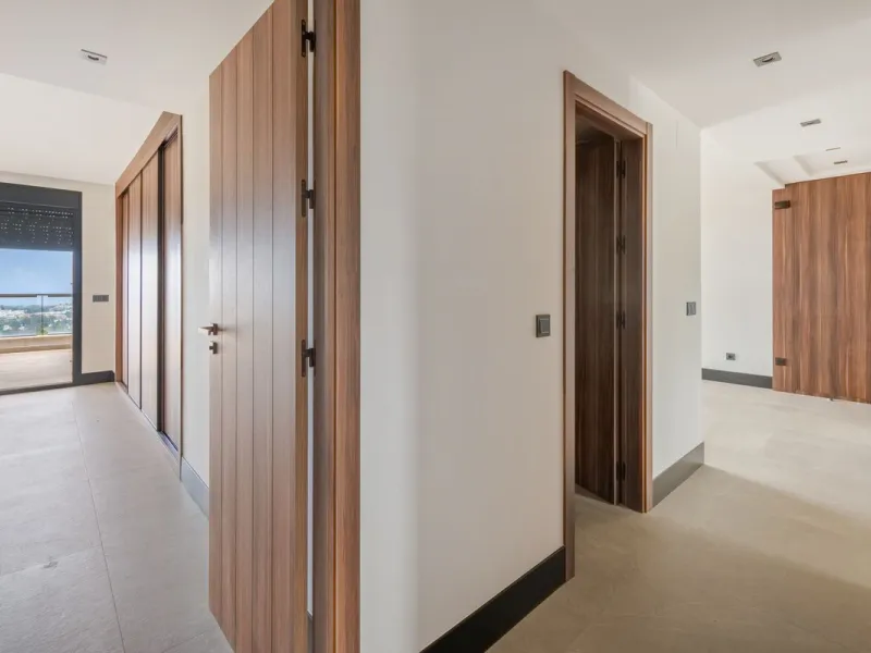 Apartment - Middle Floor Apartment в продаже в Marbella, Málaga. В доме 2 спален и 2 ванных комнат. Площадь дома 100 м²