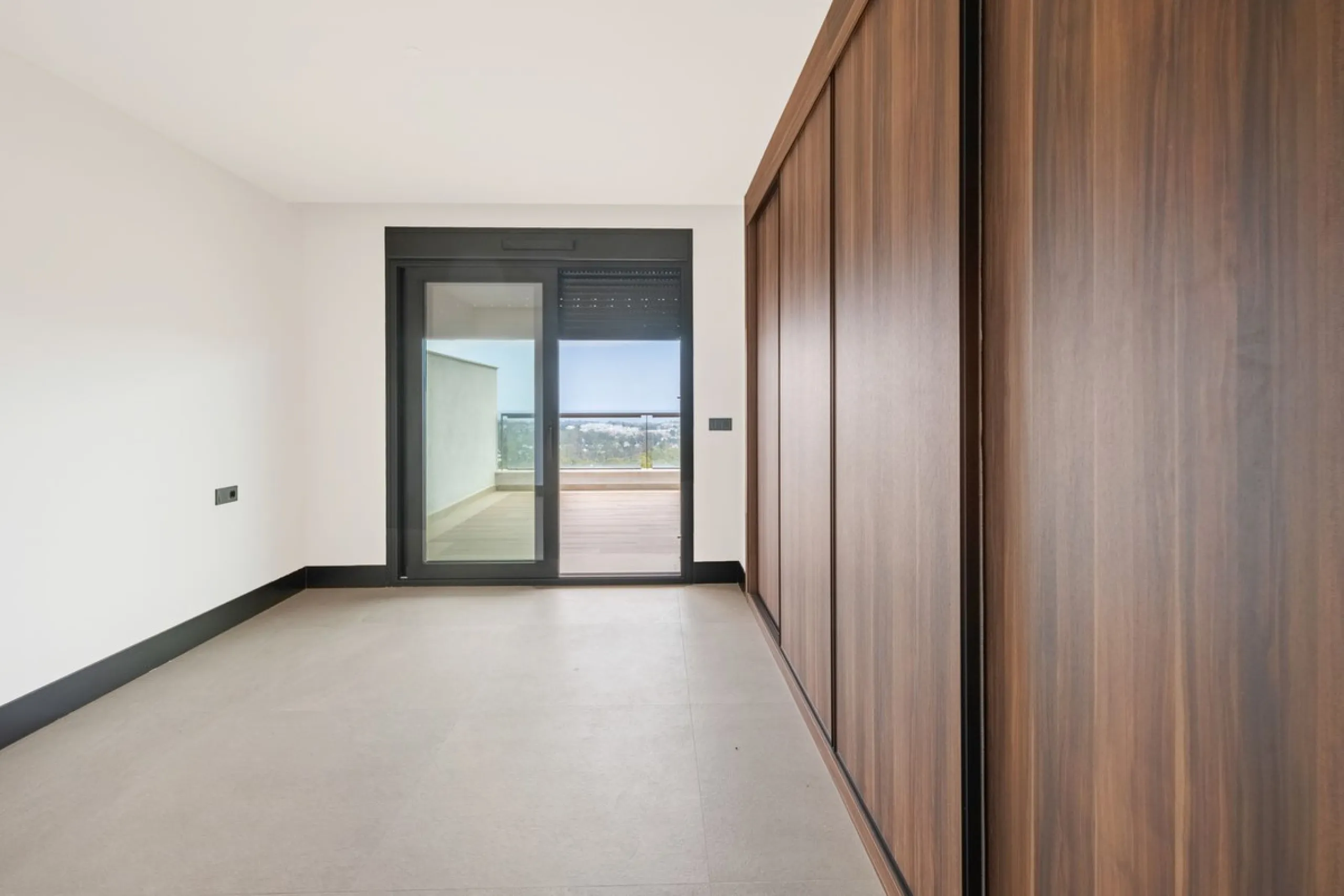 Apartment - Middle Floor Apartment в продаже в Marbella, Málaga. В доме 2 спален и 2 ванных комнат. Площадь дома 100 м²