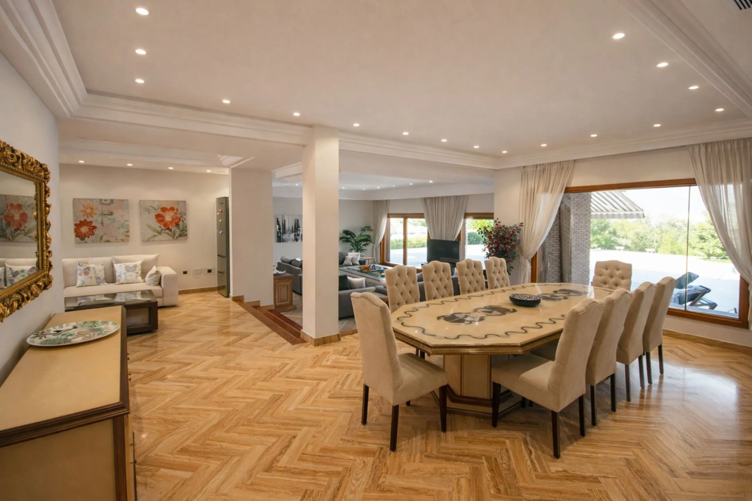 Elegant Marbella Estate on a Prime and Rare Plot — 800 meters Walking Distance to Puerto Banús. Unique Development Opportunity — 4,205m² Plot with Potential for Up to 4 Villas, or Plans for one large villa and separate Guest House, or to knock down and bu