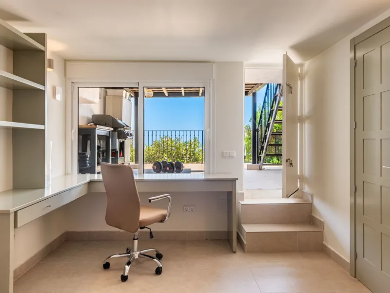 Nestled in the charming Andalusian pueblo of Altos de Los Monteros, this beautifully refurbished townhouse offers breathtaking panoramic views over the Mediterranean Sea and Marbella. Surrounded by nature and set within a peaceful community of traditional