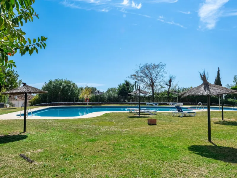 Nestled in the charming Andalusian pueblo of Altos de Los Monteros, this beautifully refurbished townhouse offers breathtaking panoramic views over the Mediterranean Sea and Marbella. Surrounded by nature and set within a peaceful community of traditional