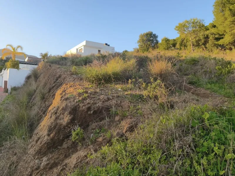 Plot - Residential Plot в продаже в Mijas, Málaga. Площадь дома 890 м². Площадь участка 662 м²