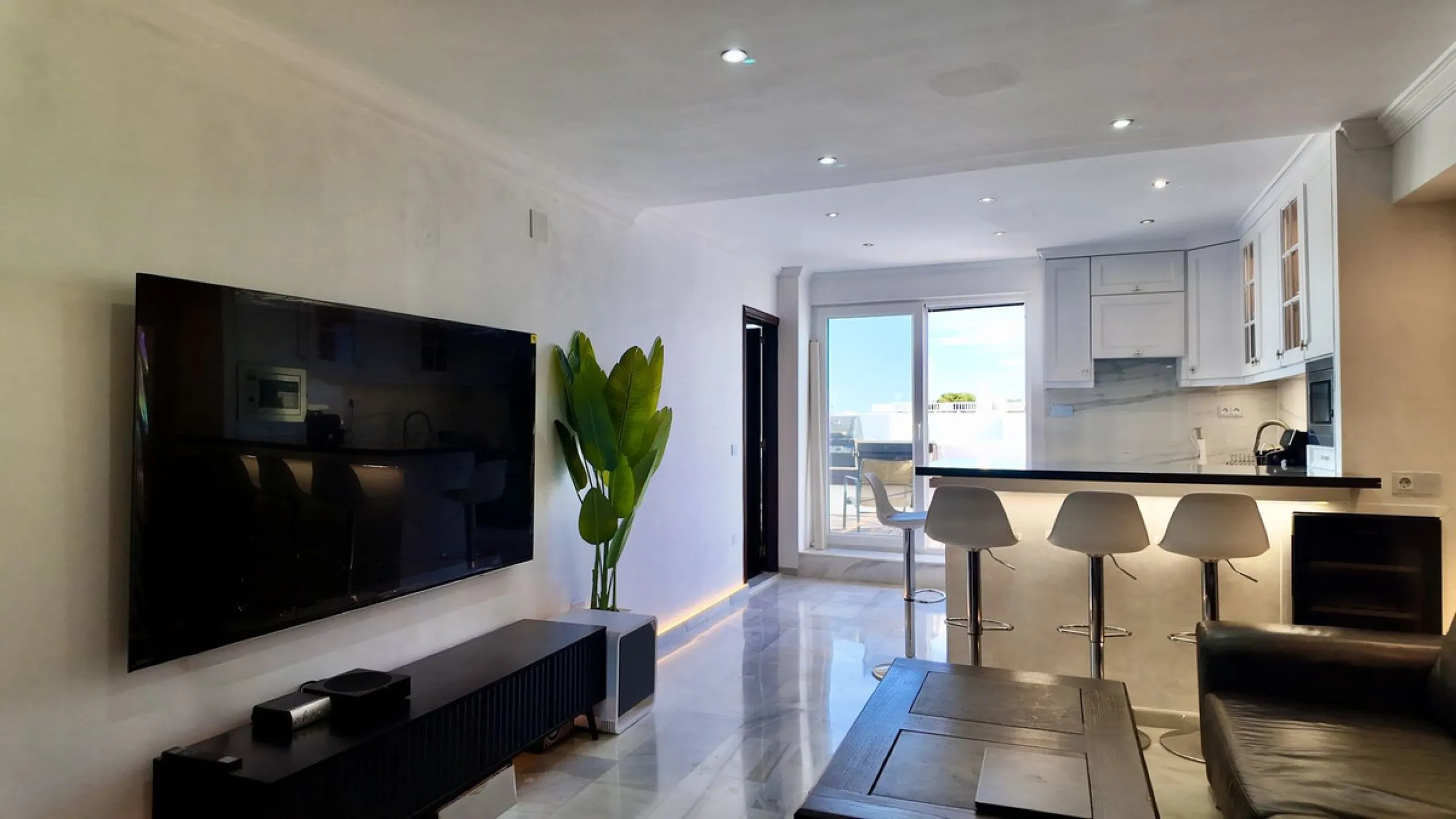 A fully renovated duplex penthouse with panoramic sea views, La Concha and Gibraltar for under €400,000 is a rare opportunity in Marbella.