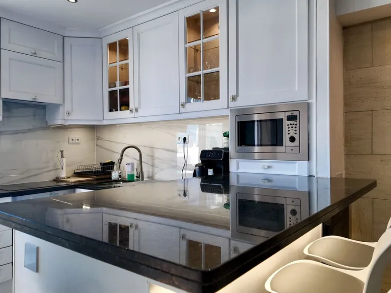 A fully renovated duplex penthouse with panoramic sea views, La Concha and Gibraltar for under €400,000 is a rare opportunity in Marbella.