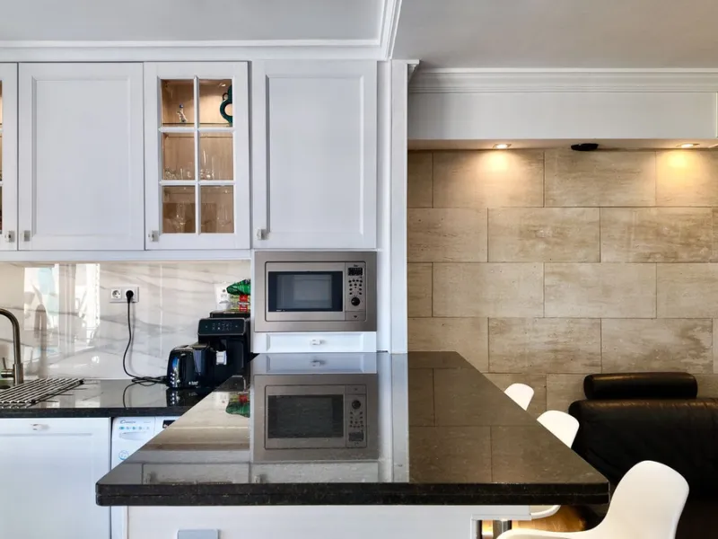 A fully renovated duplex penthouse with panoramic sea views, La Concha and Gibraltar for under €400,000 is a rare opportunity in Marbella.