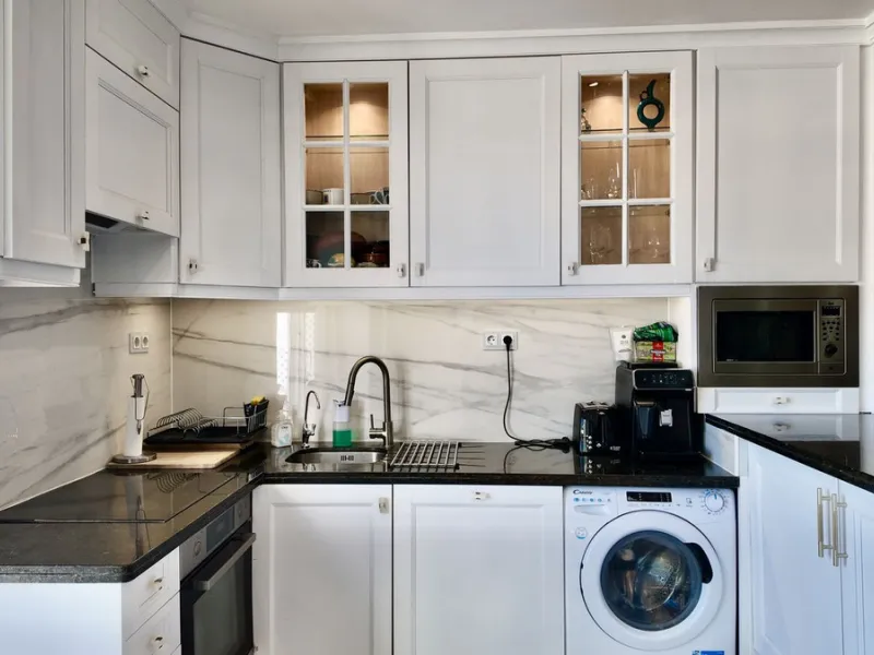 A fully renovated duplex penthouse with panoramic sea views, La Concha and Gibraltar for under €400,000 is a rare opportunity in Marbella.