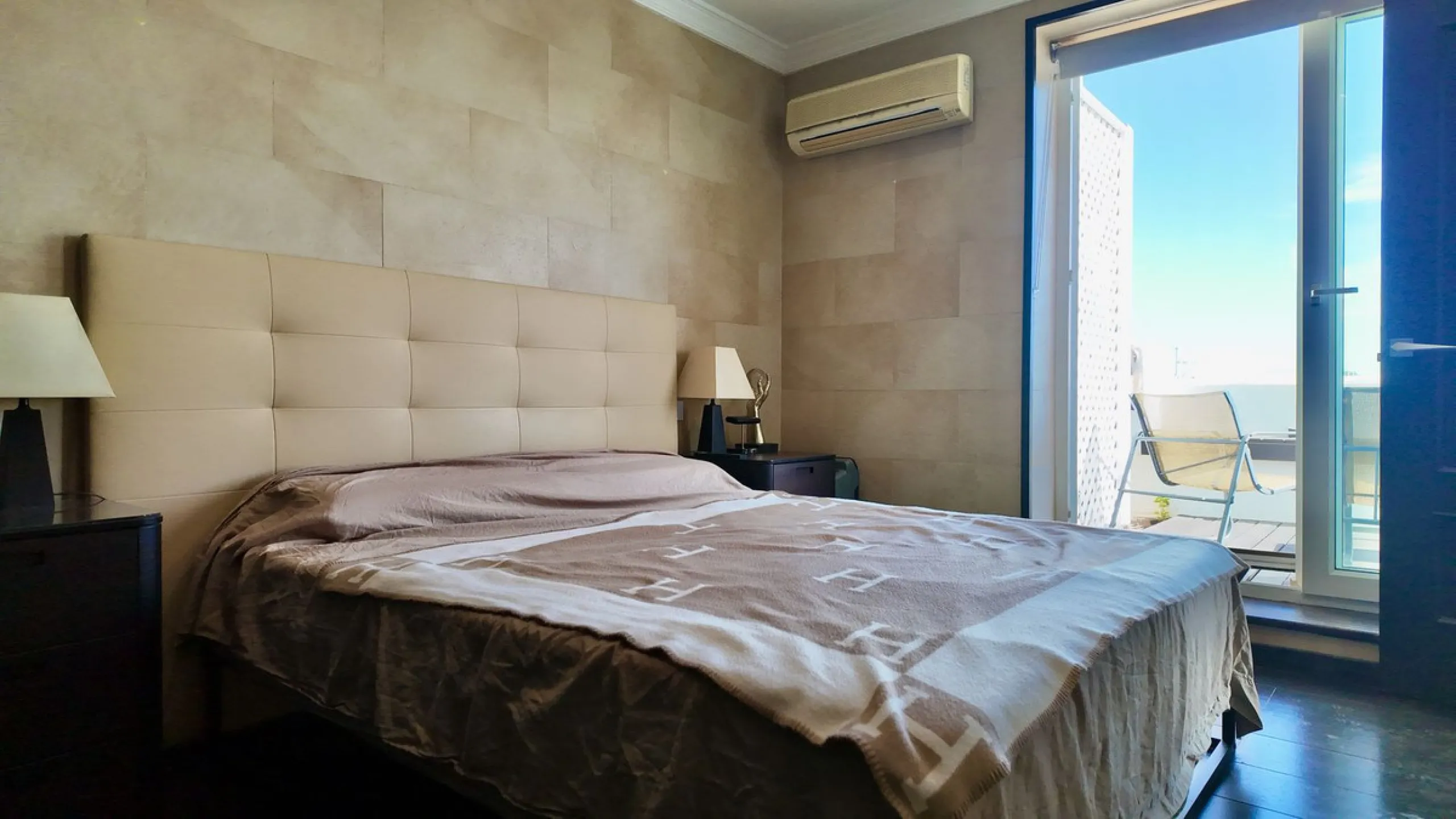A fully renovated duplex penthouse with panoramic sea views, La Concha and Gibraltar for under €400,000 is a rare opportunity in Marbella.