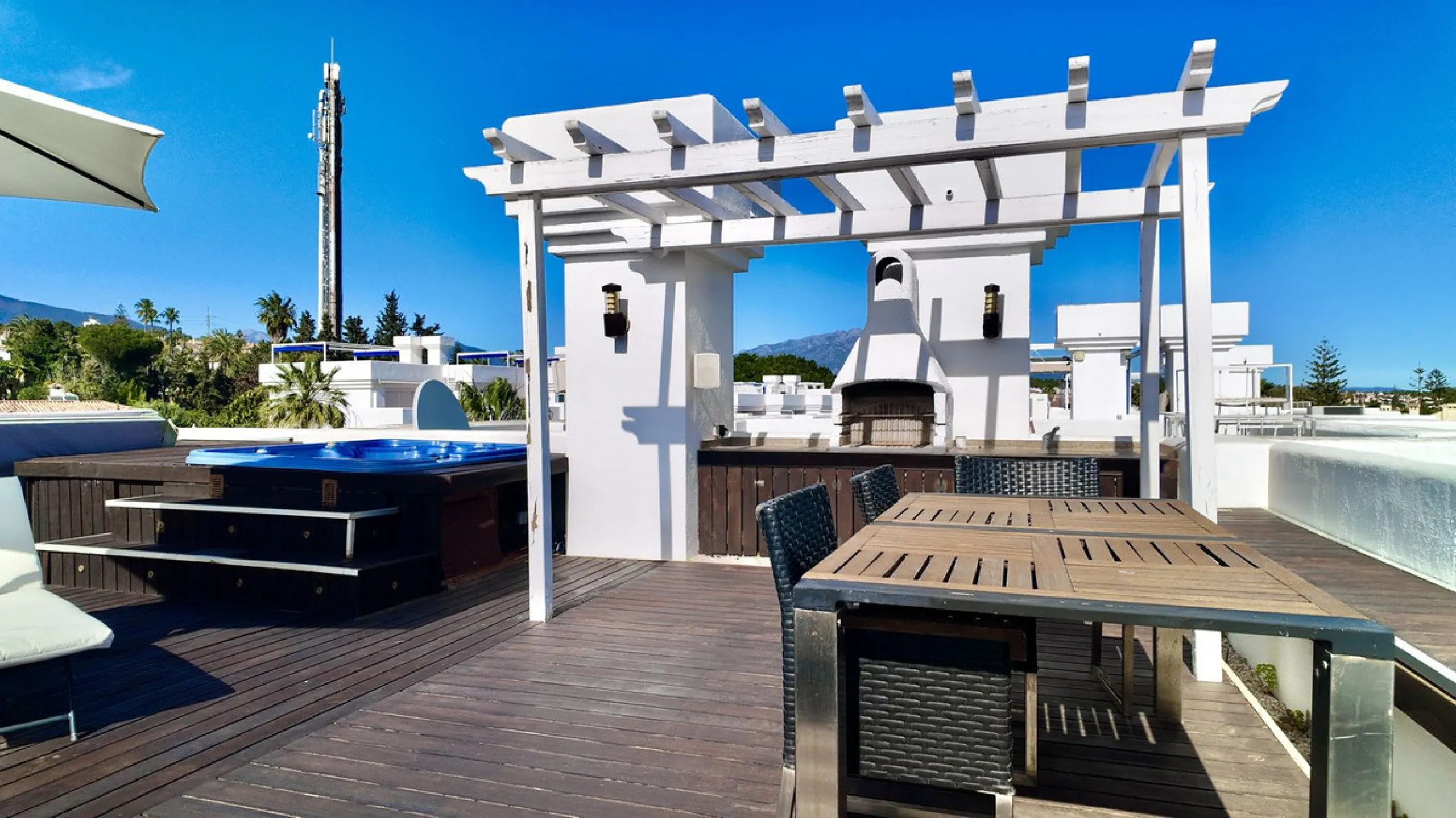 A fully renovated duplex penthouse with panoramic sea views, La Concha and Gibraltar for under €400,000 is a rare opportunity in Marbella.
