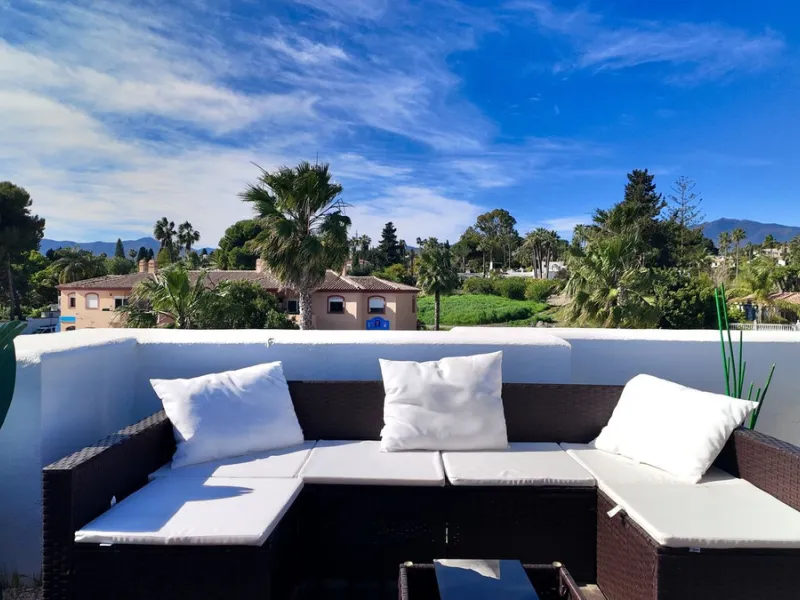 A fully renovated duplex penthouse with panoramic sea views, La Concha and Gibraltar for under €400,000 is a rare opportunity in Marbella.