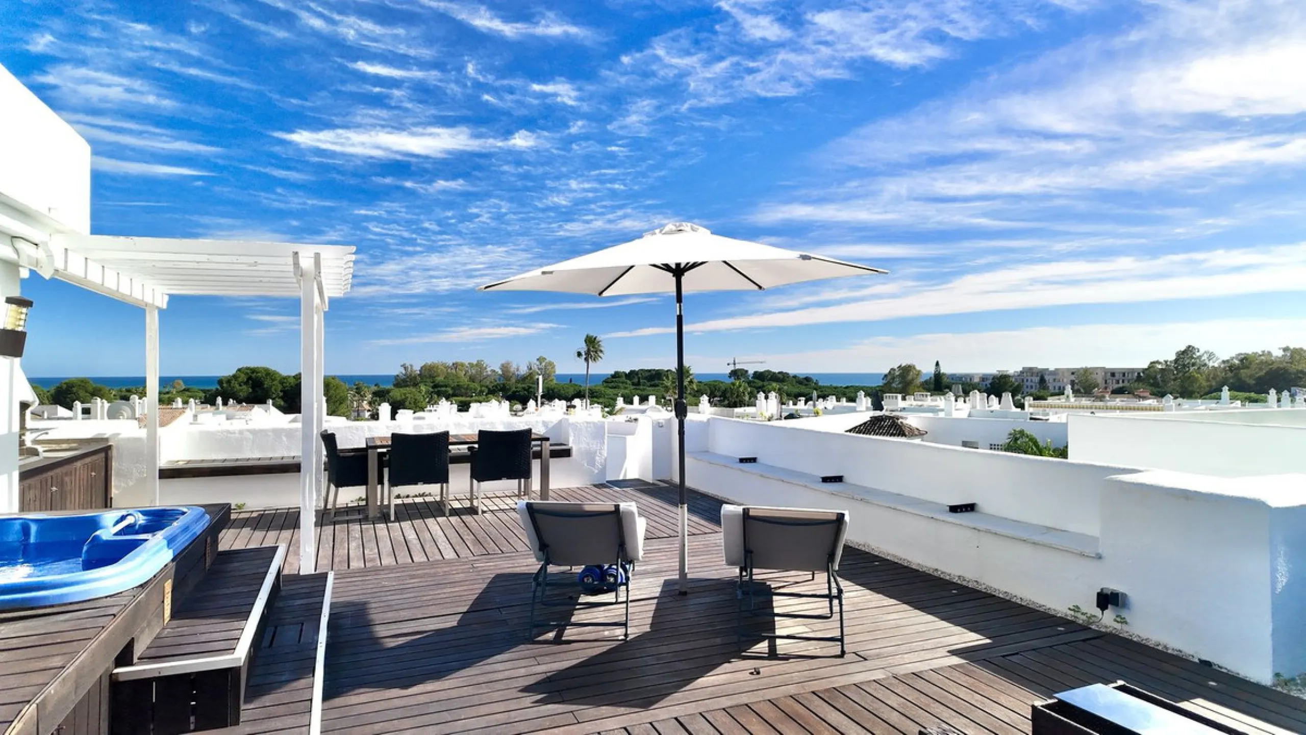 A fully renovated duplex penthouse with panoramic sea views, La Concha and Gibraltar for under €400,000 is a rare opportunity in Marbella.
