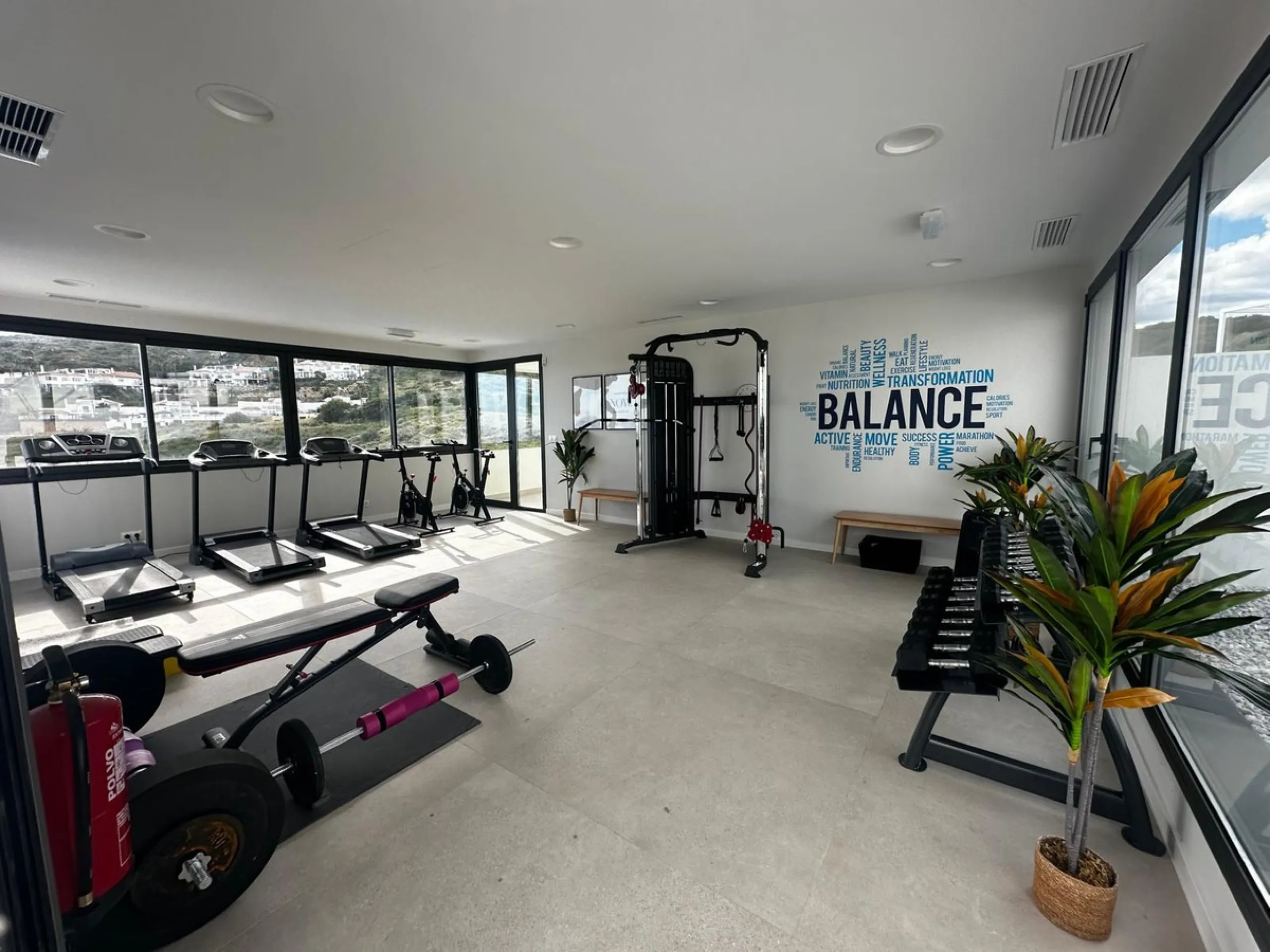 Discover your dream home in this stunning semi-detached house located in the beautiful Riviera del Sol. This new construction boasts a south-facing orientation with breathtaking sea views, featuring 4 spacious bedrooms and 3 modern bathrooms. Enjoy the lu