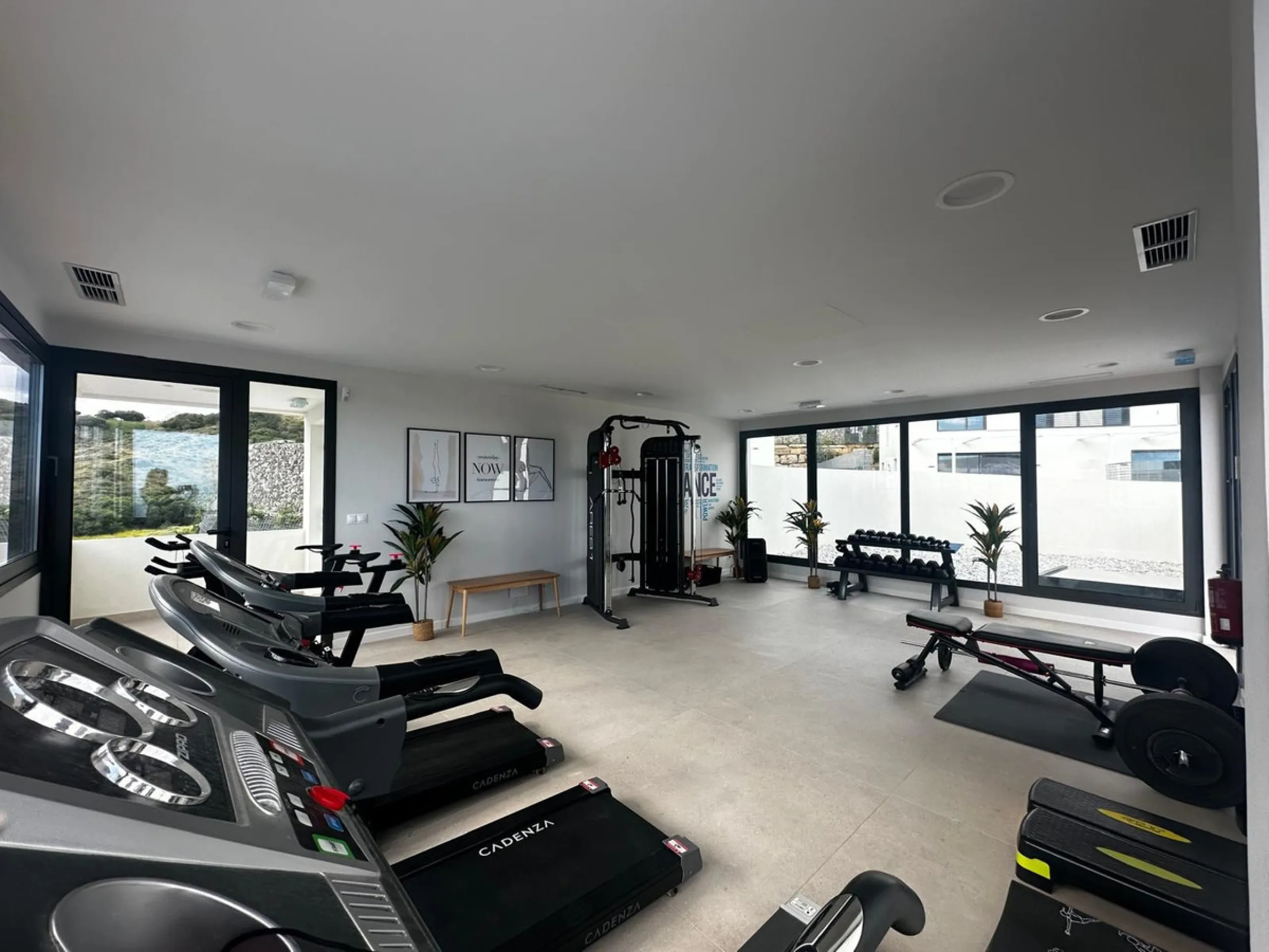 Discover your dream home in this stunning semi-detached house located in the beautiful Riviera del Sol. This new construction boasts a south-facing orientation with breathtaking sea views, featuring 4 spacious bedrooms and 3 modern bathrooms. Enjoy the lu