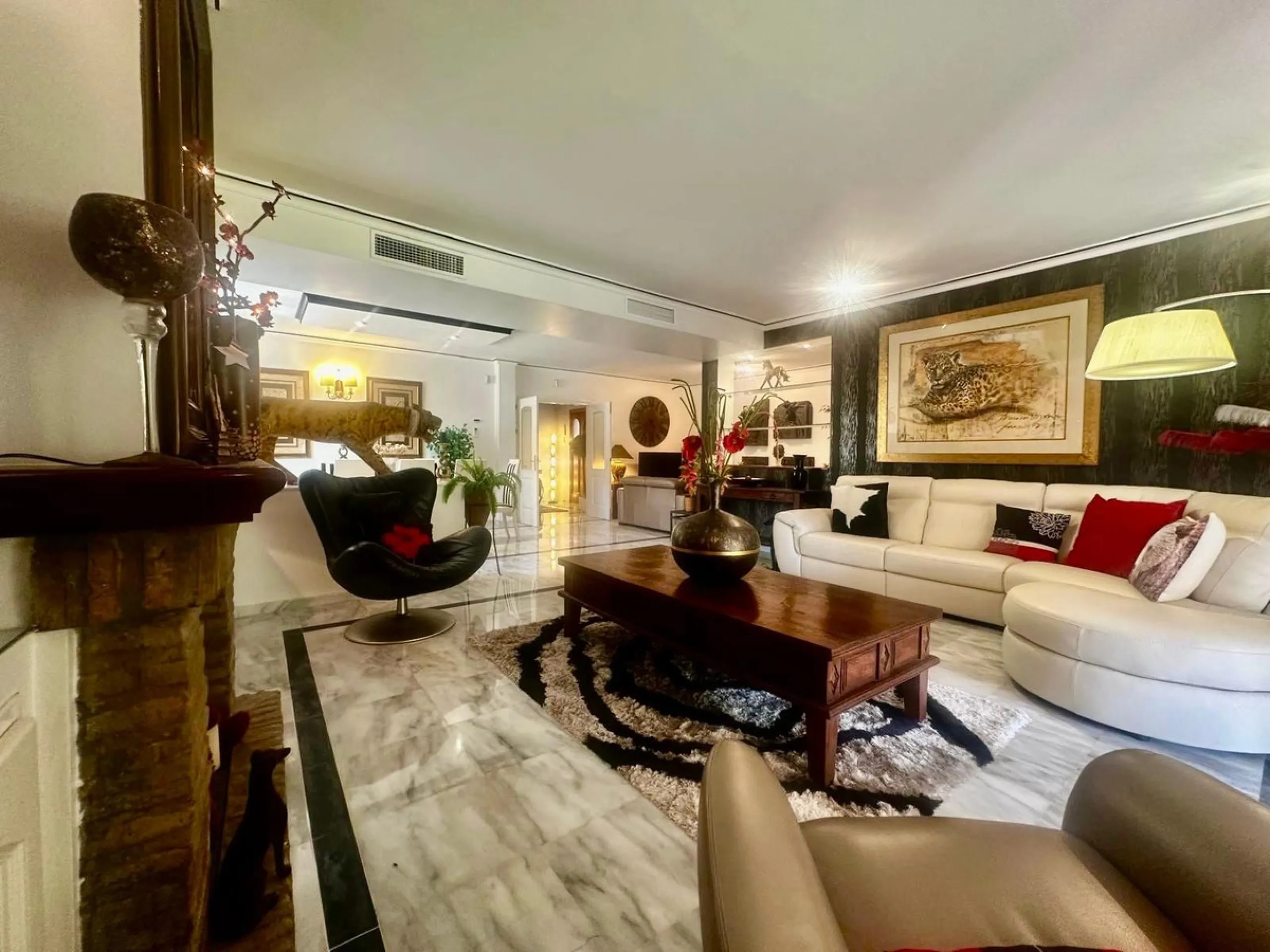 NEW EXCLUSIVE LISTING!!