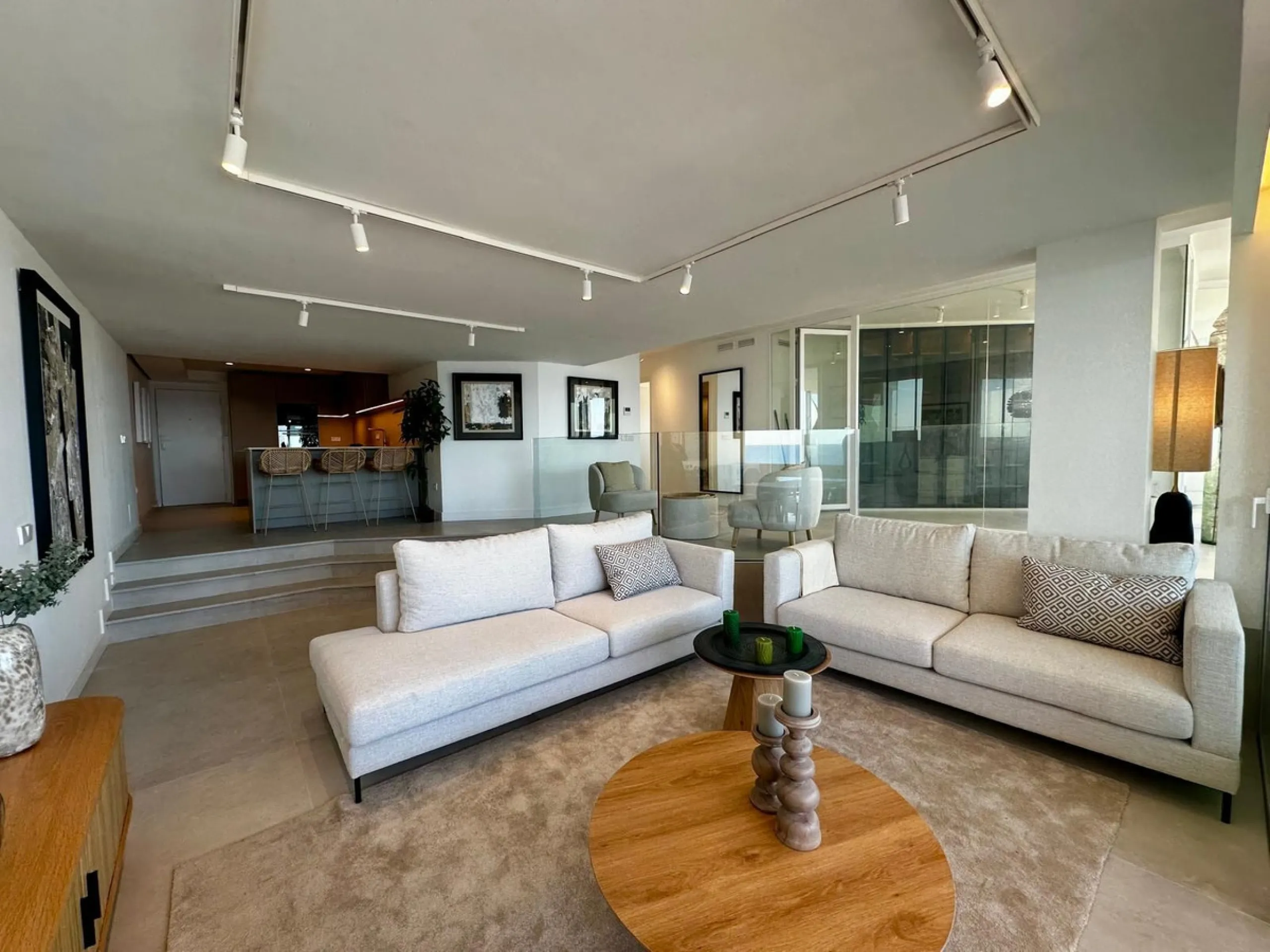 Apartment - Top Floor Apartment в продаже в Marbella, Málaga. В доме 3 спален и 2 ванных комнат. Площадь дома 152 м²