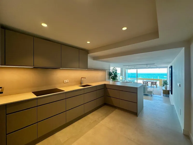 Apartment - Top Floor Apartment в продаже в Marbella, Málaga. В доме 3 спален и 2 ванных комнат. Площадь дома 152 м²