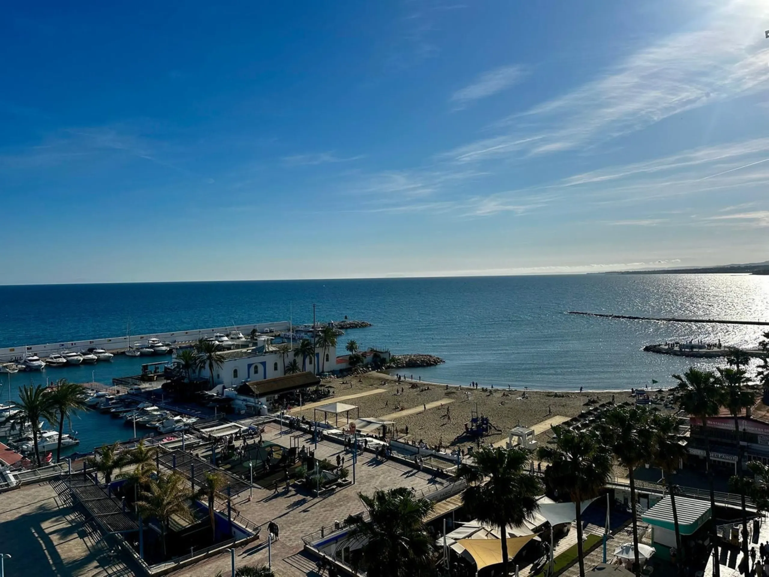 Apartment - Top Floor Apartment в продаже в Marbella, Málaga. В доме 3 спален и 2 ванных комнат. Площадь дома 152 м²