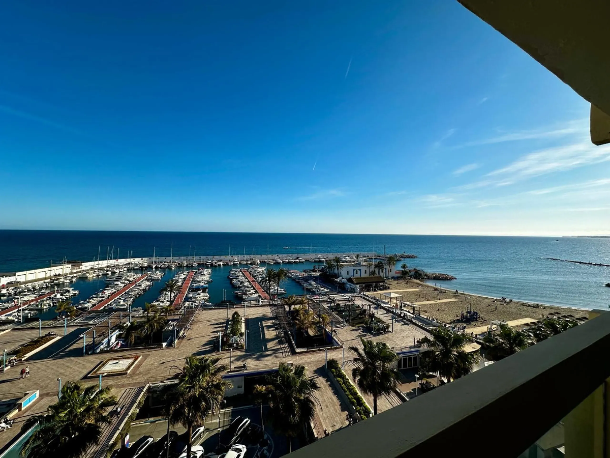 Apartment - Top Floor Apartment в продаже в Marbella, Málaga. В доме 3 спален и 2 ванных комнат. Площадь дома 152 м²
