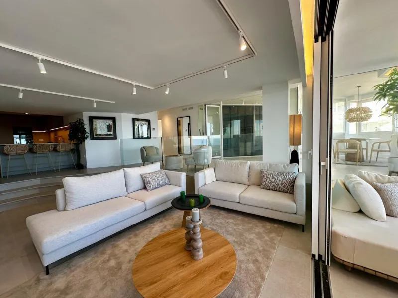 Apartment - Top Floor Apartment в продаже в Marbella, Málaga. В доме 3 спален и 2 ванных комнат. Площадь дома 152 м²