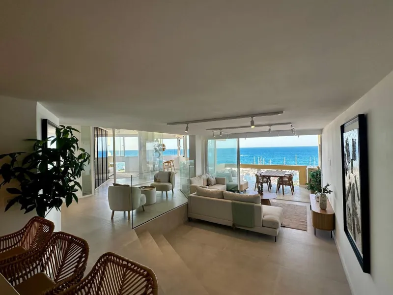 Apartment - Top Floor Apartment в продаже в Marbella, Málaga. В доме 3 спален и 2 ванных комнат. Площадь дома 152 м²
