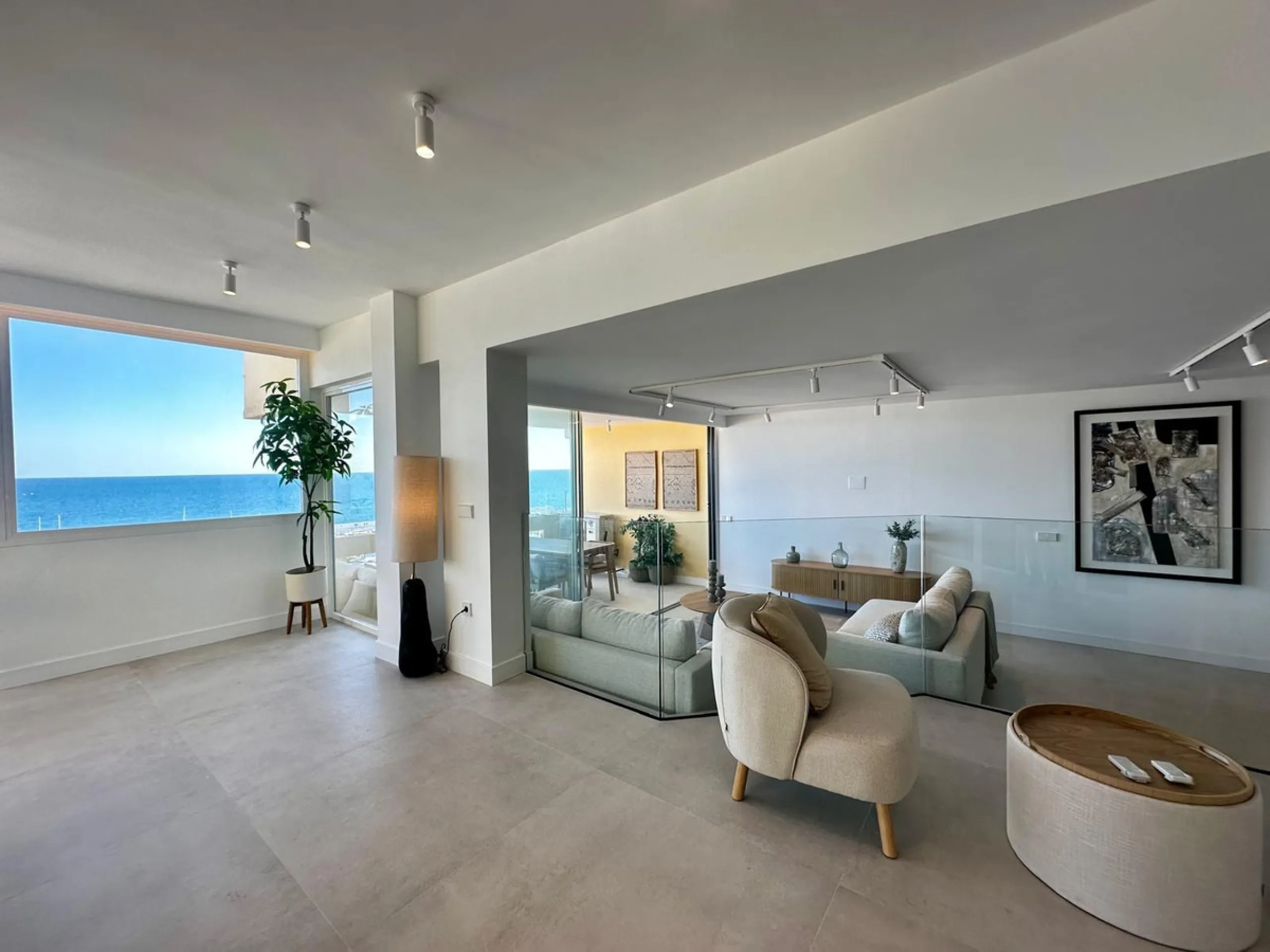 Apartment - Top Floor Apartment в продаже в Marbella, Málaga. В доме 3 спален и 2 ванных комнат. Площадь дома 152 м²