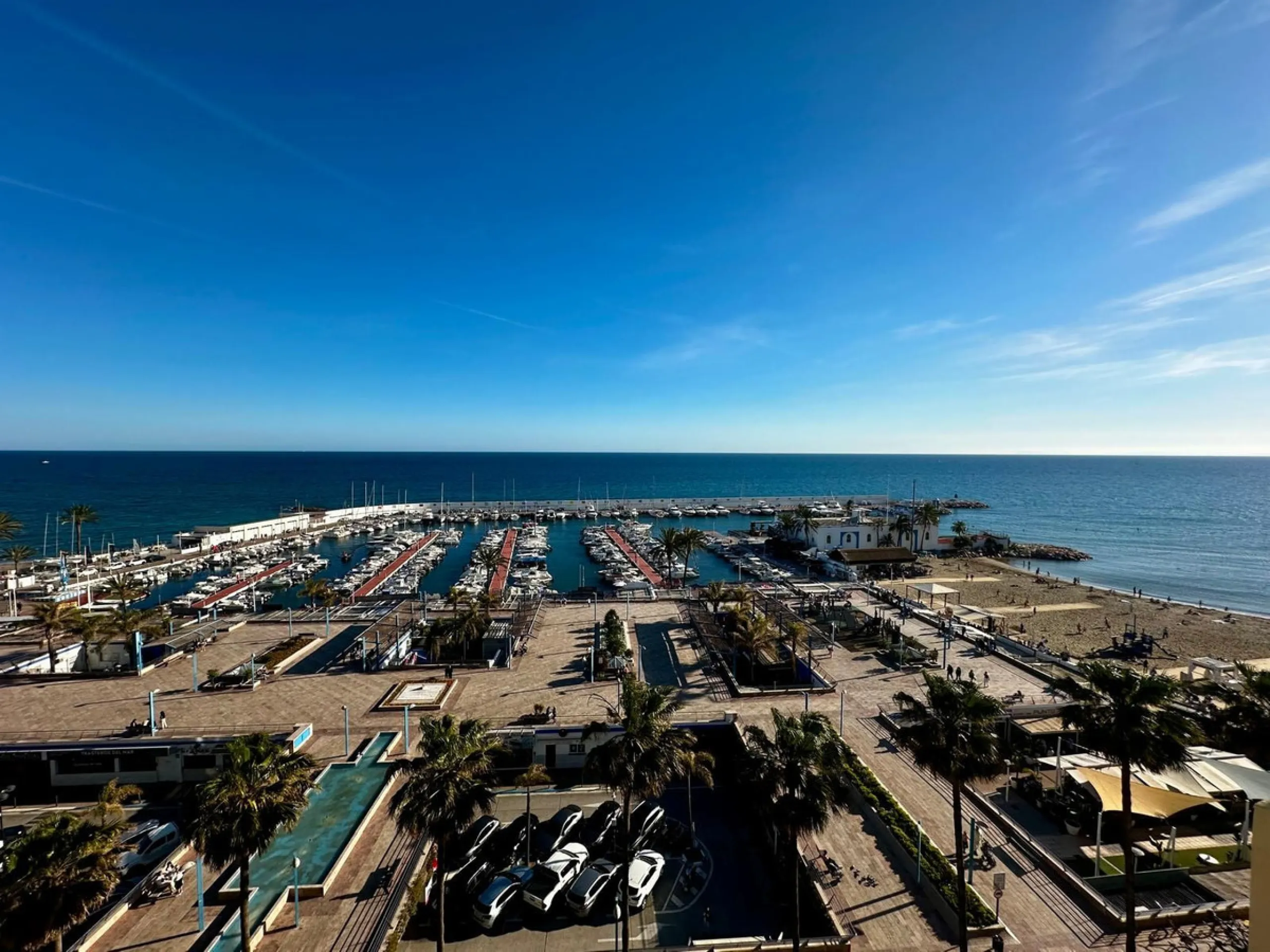 Apartment - Top Floor Apartment в продаже в Marbella, Málaga. В доме 3 спален и 2 ванных комнат. Площадь дома 152 м²