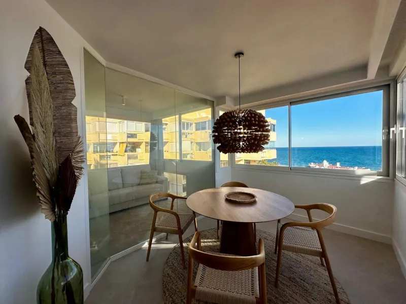 Apartment - Top Floor Apartment в продаже в Marbella, Málaga. В доме 3 спален и 2 ванных комнат. Площадь дома 152 м²