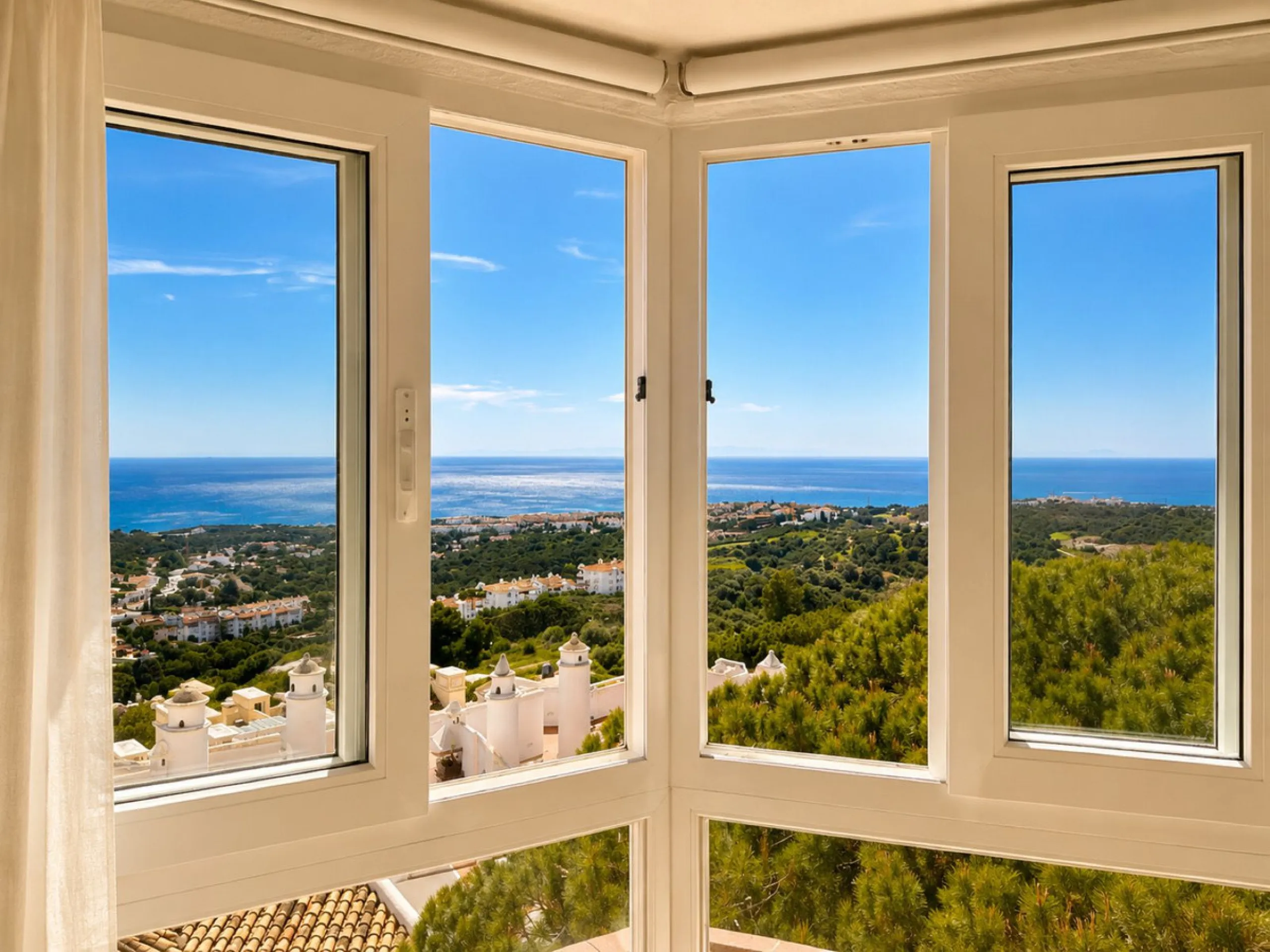 Dream penthouse with stunning panoramic sea views in Calahonda Alta.