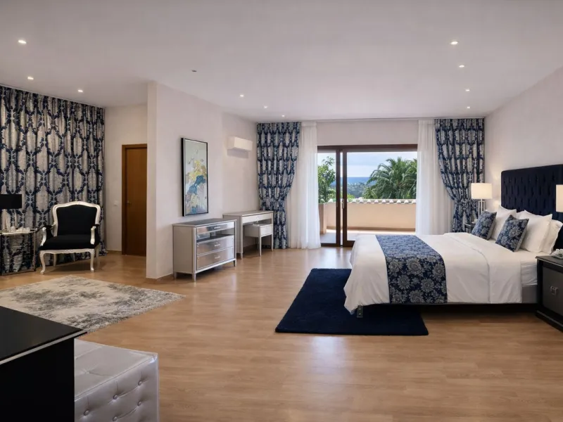 Elegant Marbella Estate on a Prime and Rare Plot — 800 meters Walking Distance to Puerto Banús. Unique Development Opportunity — 4,205m² Plot with Potential for Up to 4 Villas, or Plans for one large villa and separate Guest House, or to knock down and bu
