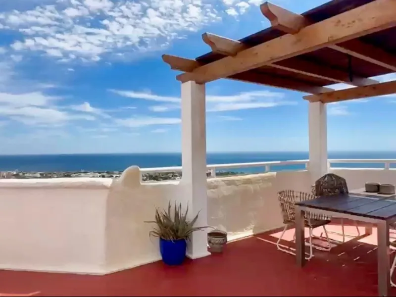 Dream penthouse with stunning panoramic sea views in Calahonda Alta.