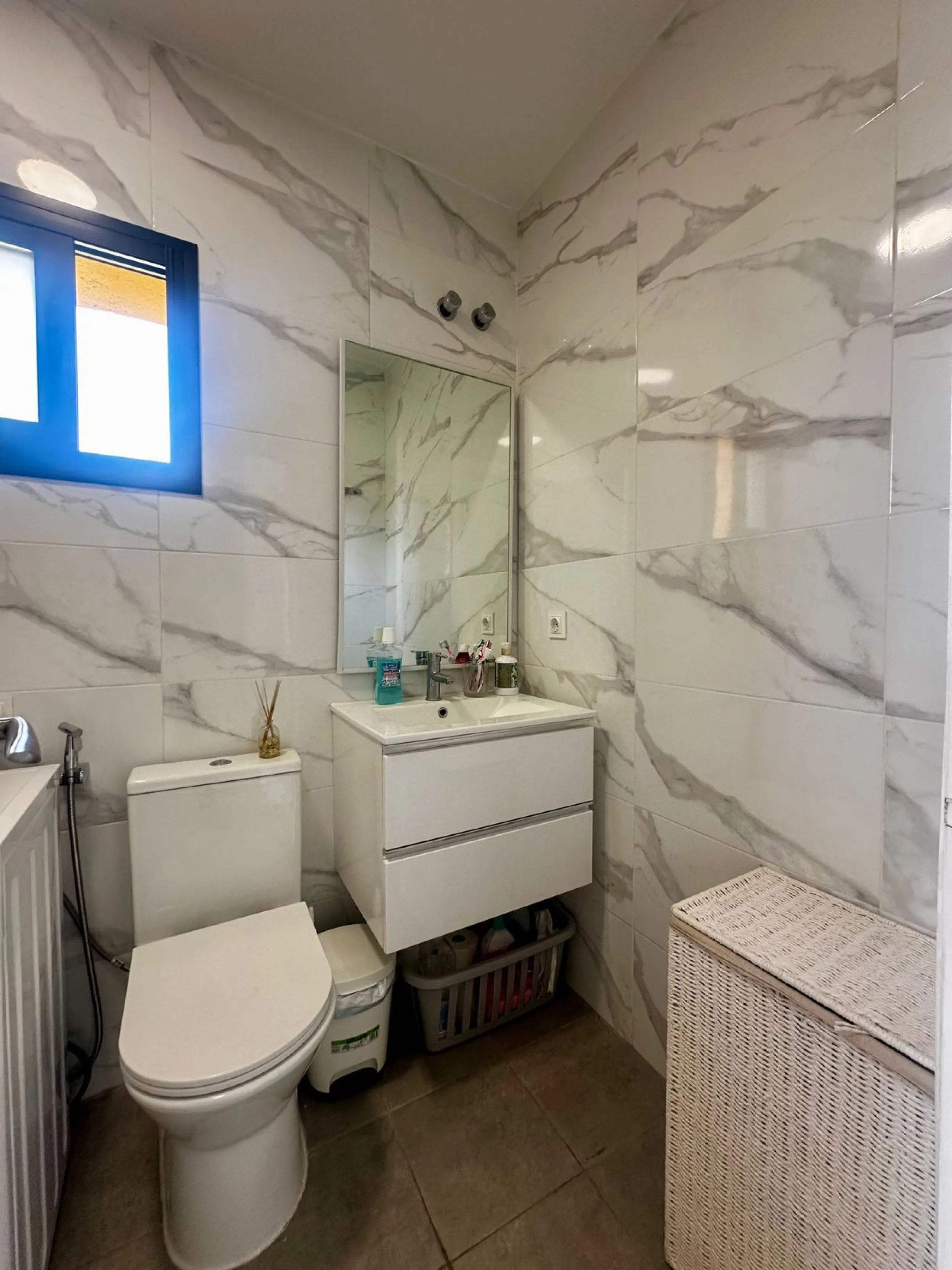 Charming semi-detached house in Calahonda, located on the first line of a golf course within a quiet residential area with a communal pool and beautifully maintained gardens.