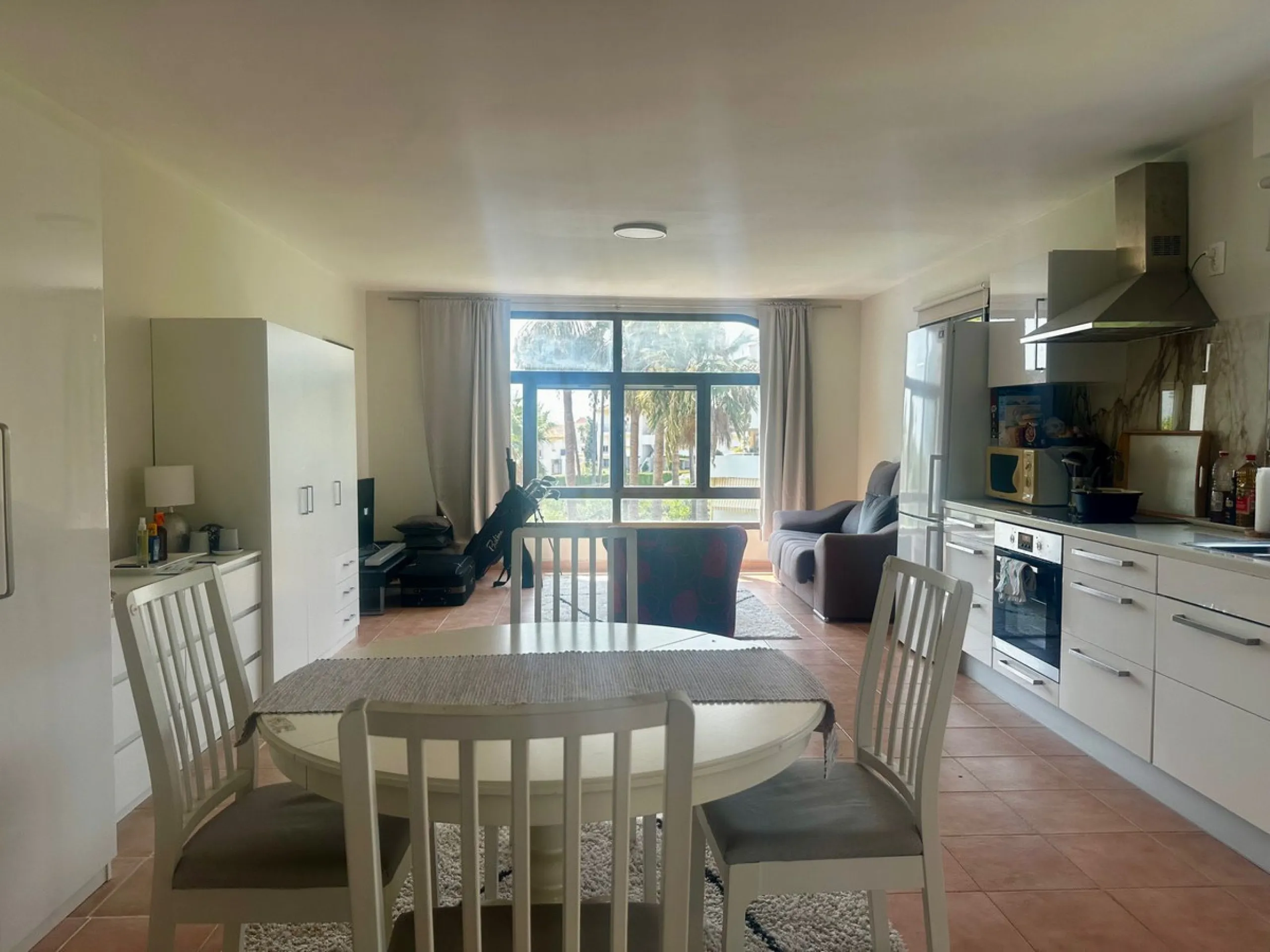 Charming semi-detached house in Calahonda, located on the first line of a golf course within a quiet residential area with a communal pool and beautifully maintained gardens.
