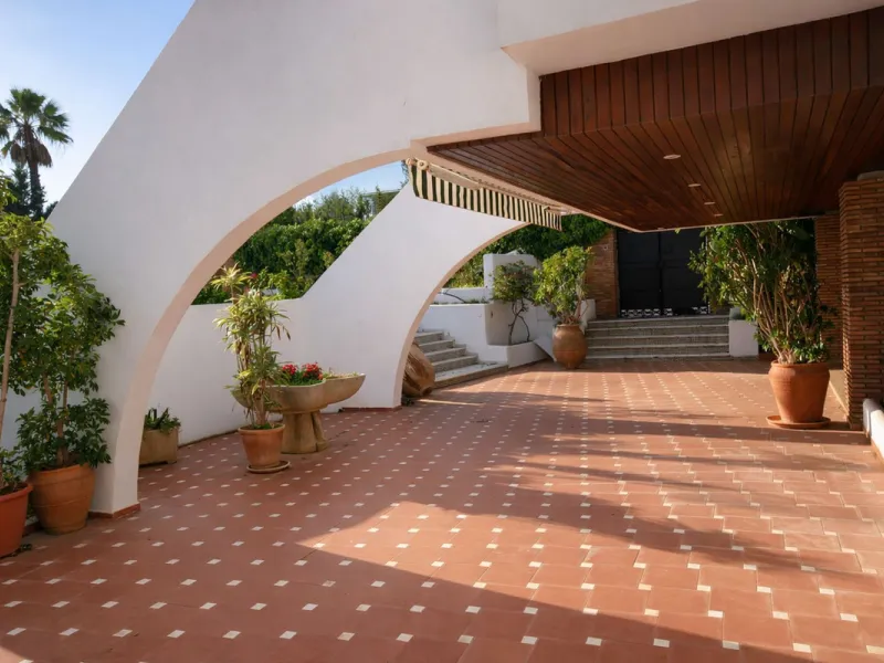 Elegant Marbella Estate on a Prime and Rare Plot — 800 meters Walking Distance to Puerto Banús. Unique Development Opportunity — 4,205m² Plot with Potential for Up to 4 Villas, or Plans for one large villa and separate Guest House, or to knock down and bu