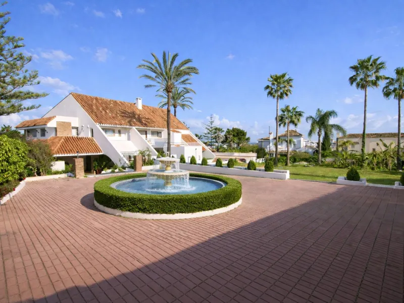 Elegant Marbella Estate on a Prime and Rare Plot — 800 meters Walking Distance to Puerto Banús. Unique Development Opportunity — 4,205m² Plot with Potential for Up to 4 Villas, or Plans for one large villa and separate Guest House, or to knock down and bu