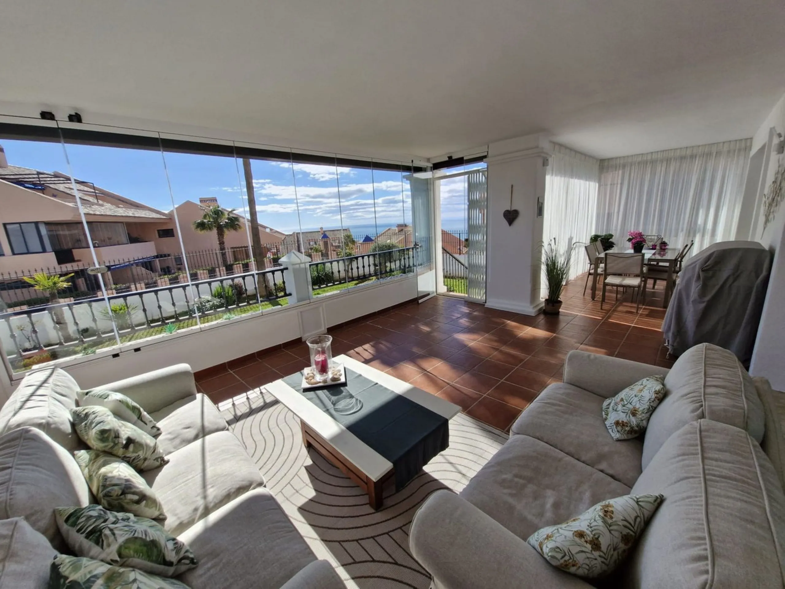 Light-filled and stylish. Exclusive 159 sq m ground floor apartment - sunny, modern, perfectly laid out.