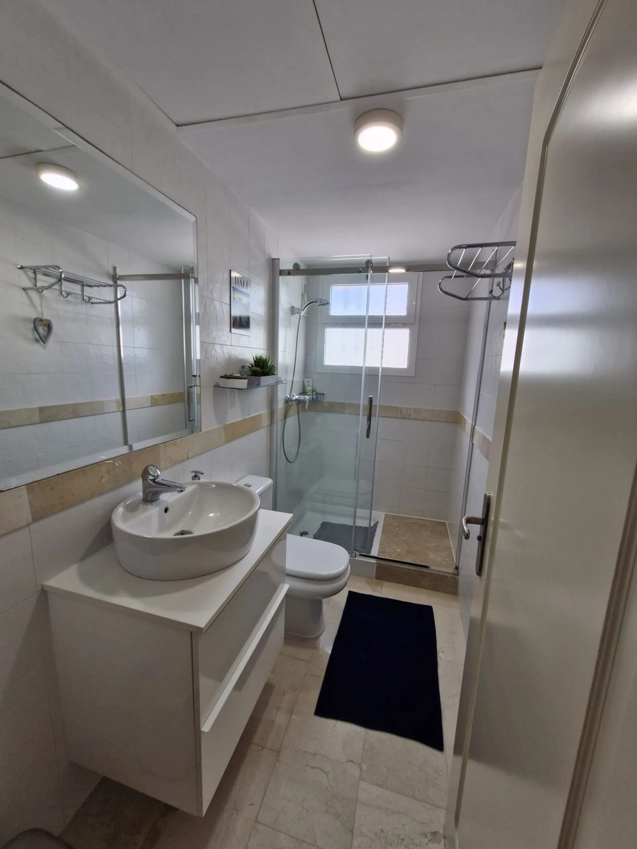 Light-filled and stylish. Exclusive 159 sq m ground floor apartment - sunny, modern, perfectly laid out.