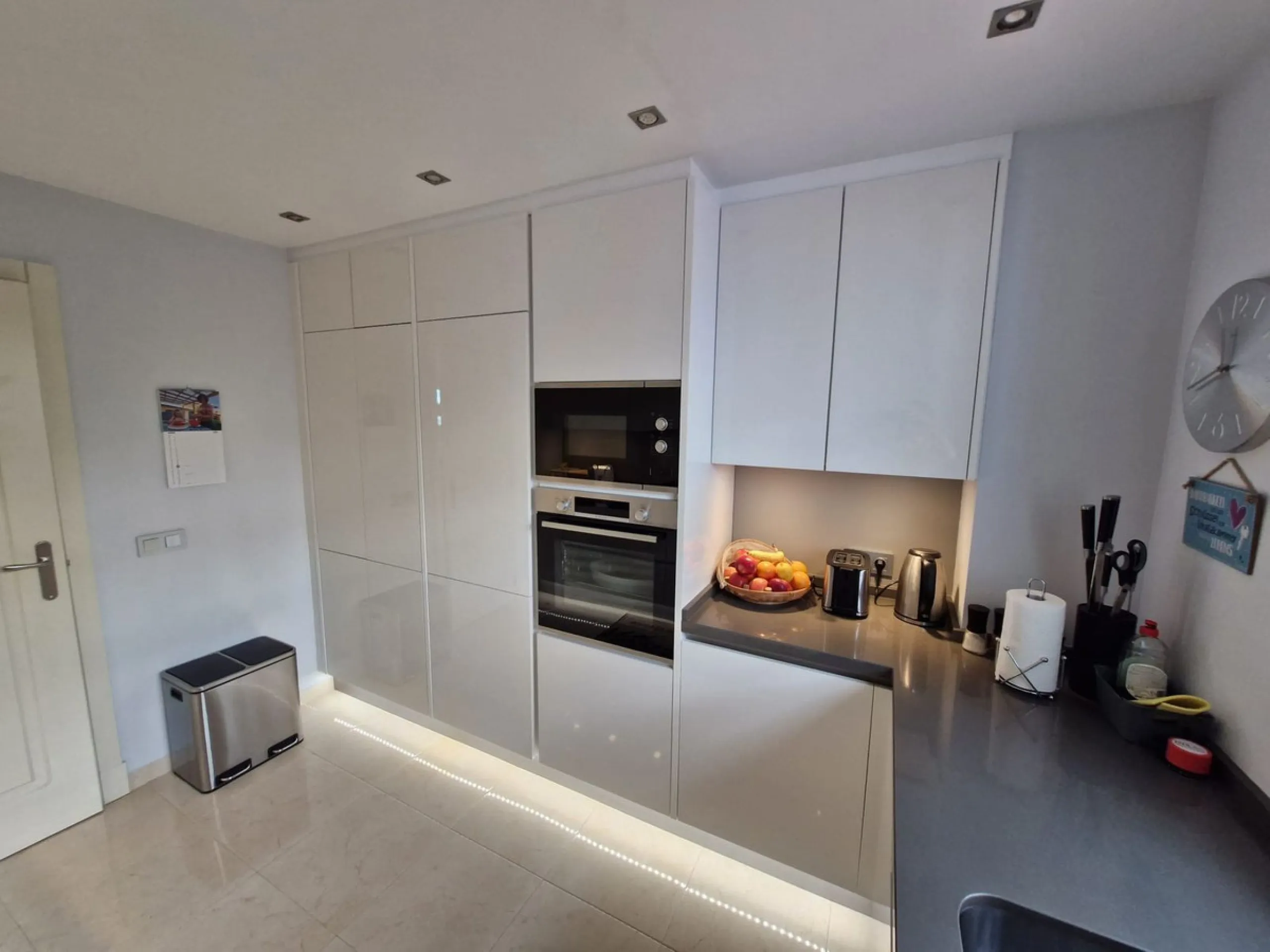 Light-filled and stylish. Exclusive 159 sq m ground floor apartment - sunny, modern, perfectly laid out.