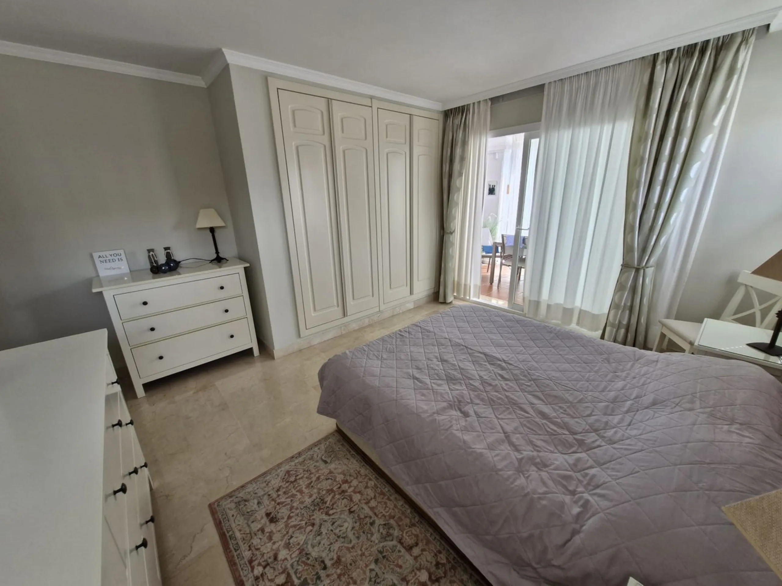 Light-filled and stylish. Exclusive 159 sq m ground floor apartment - sunny, modern, perfectly laid out.
